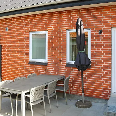 10 Person In Hadsund-by Traum